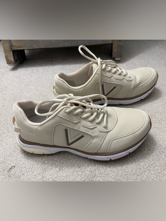 Vionic Shoes - Vionic “Paige” sneakers